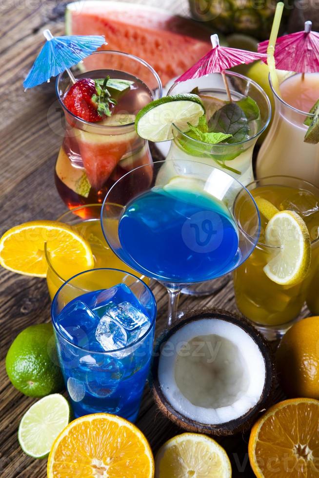 Cocktails, alcohol drinks set photo