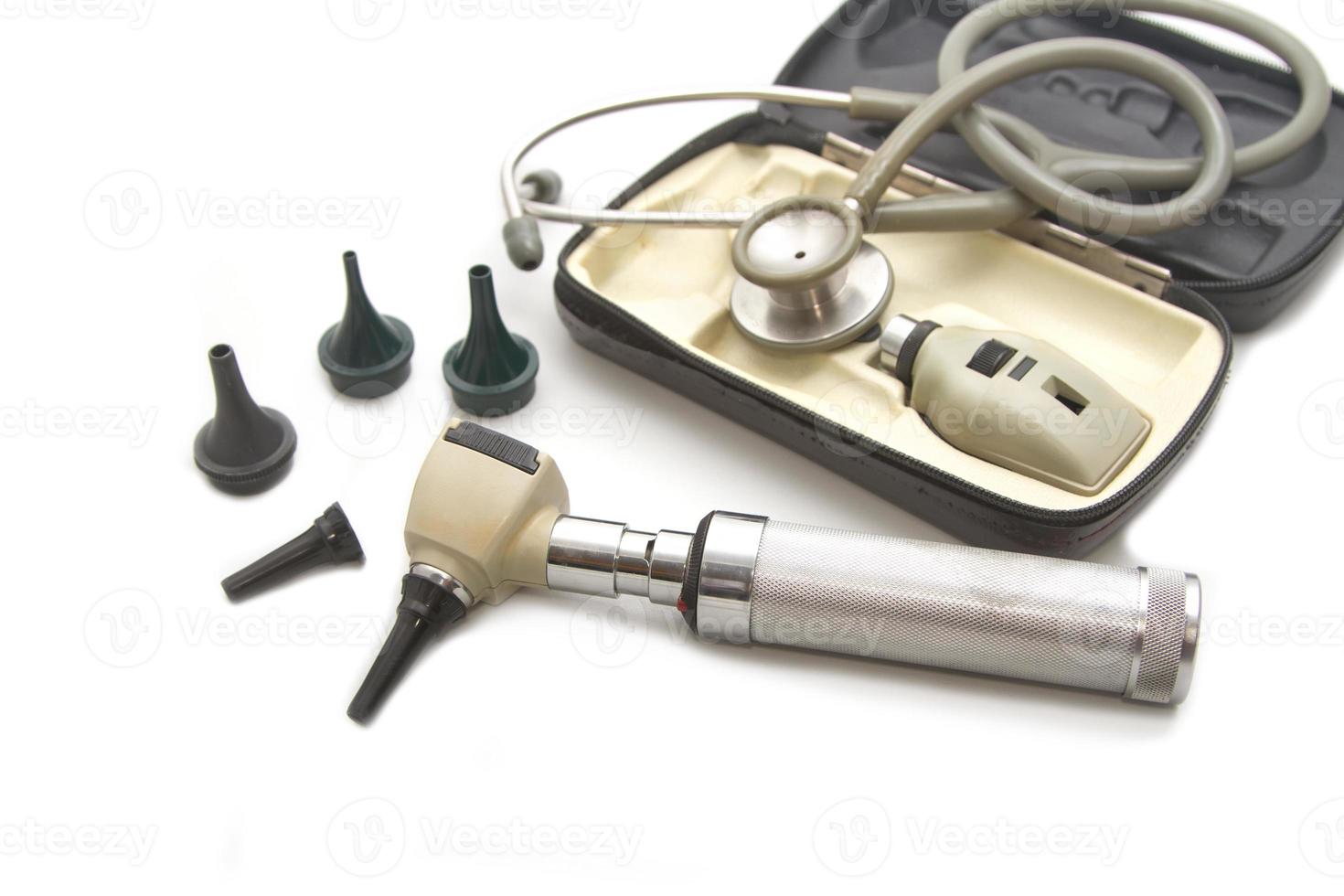 Conjunto de otoscopio y oftalmoscopio para examen de la vista del oído con estetoscopio, foto