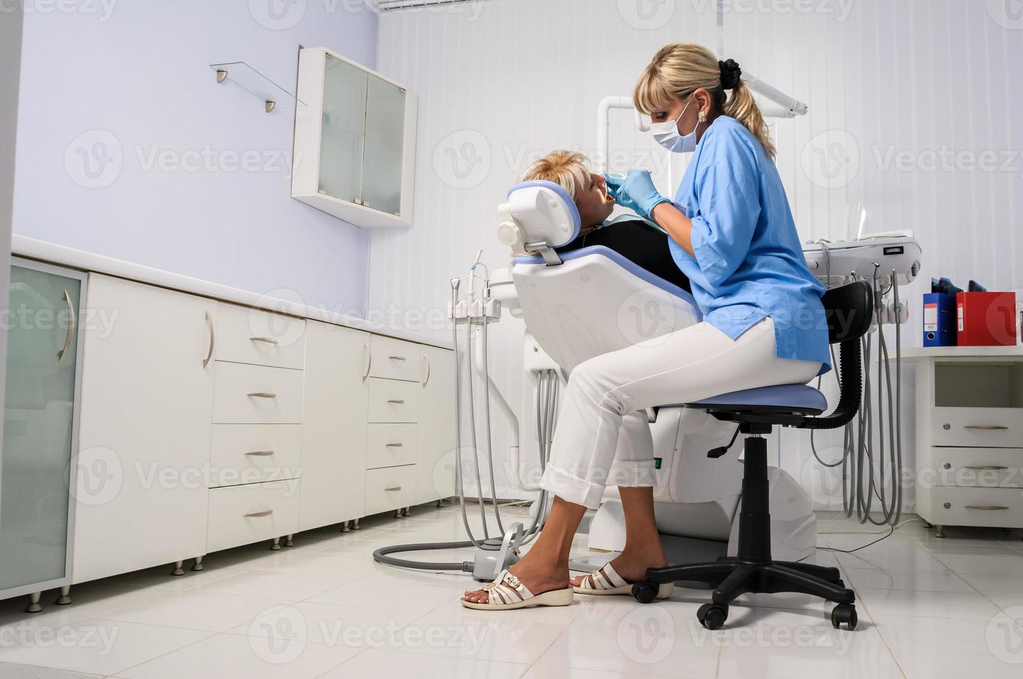 dentista con paciente foto