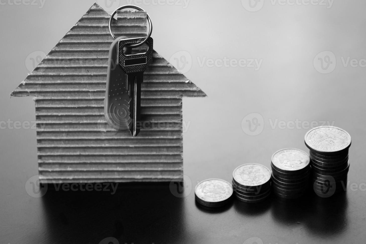 real estate keys paper house photo
