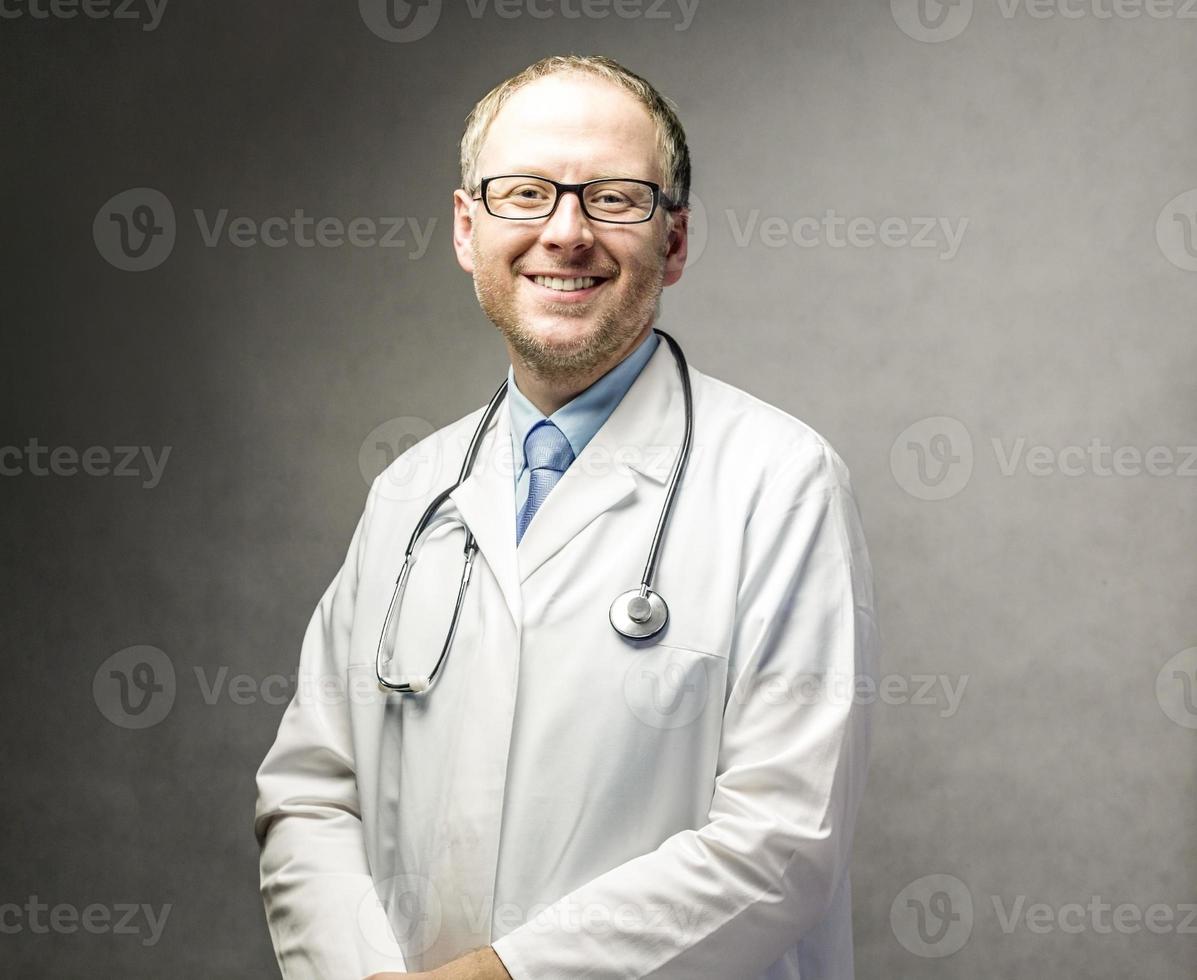 doctor con estetoscopio foto