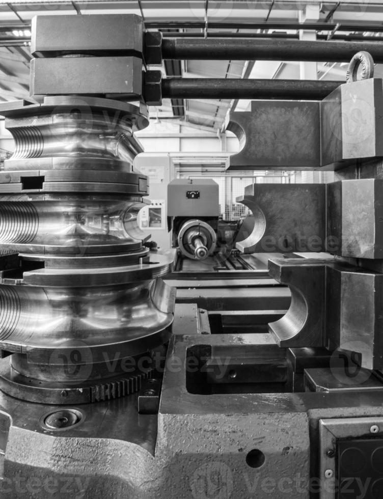 bending machine 964336 Stock Photo at Vecteezy