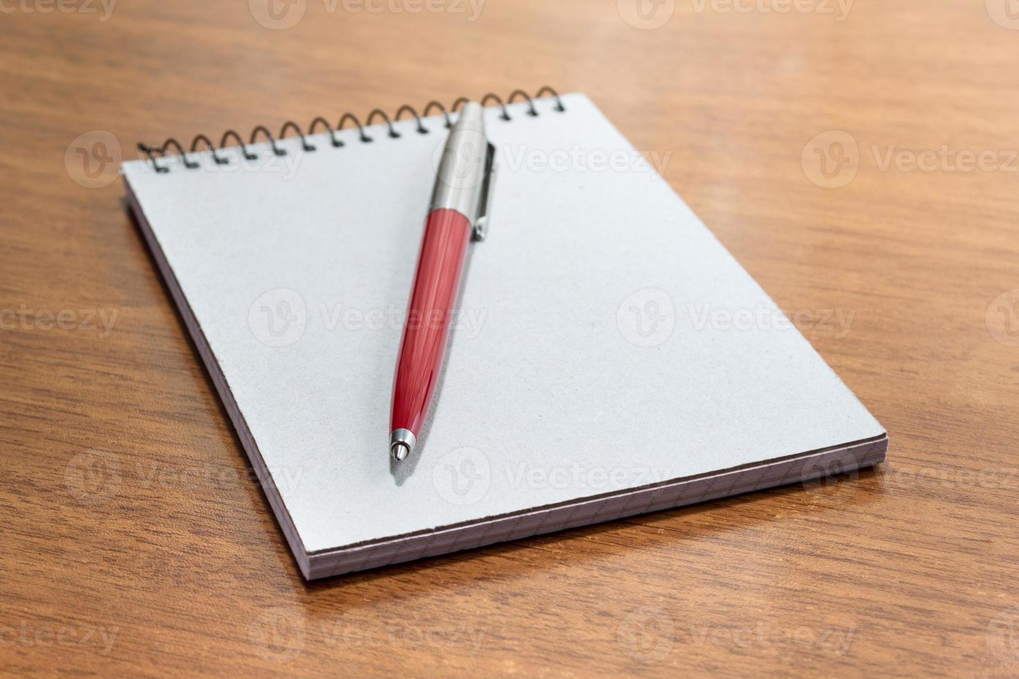 Notepad And Pen 966328 Stock Photo at Vecteezy