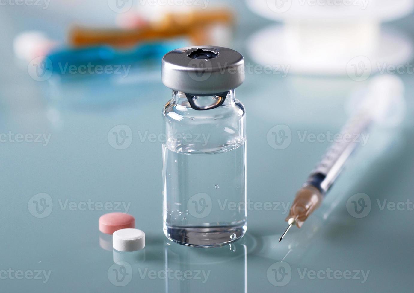 insulin vial with syringe 992140 Stock Photo at Vecteezy