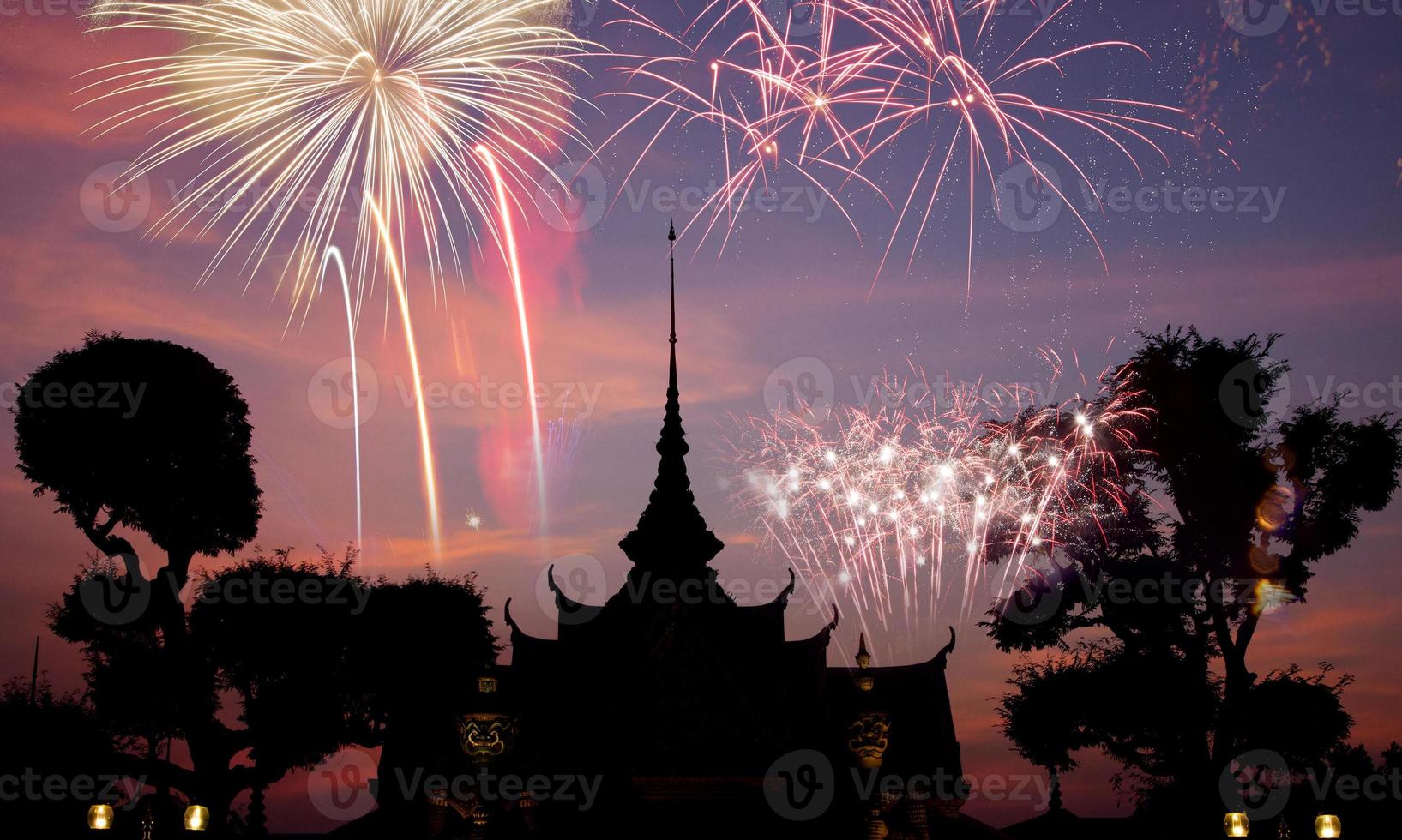 Wat Arun en tiempo de celebración de año nuevo, Tailandia foto
