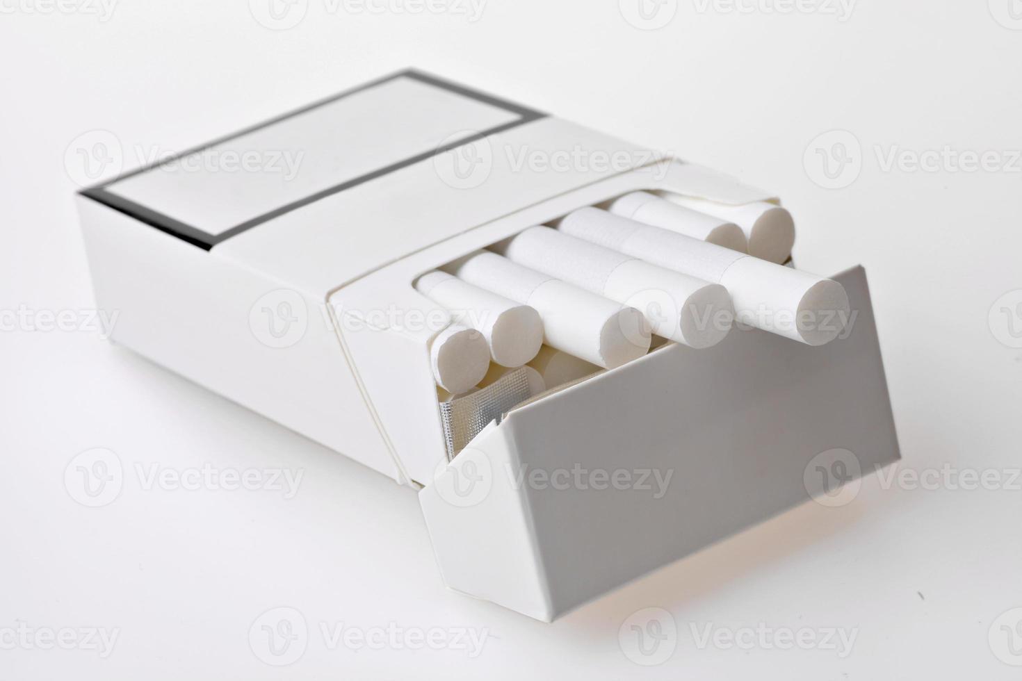 paquete de cigarrillos foto