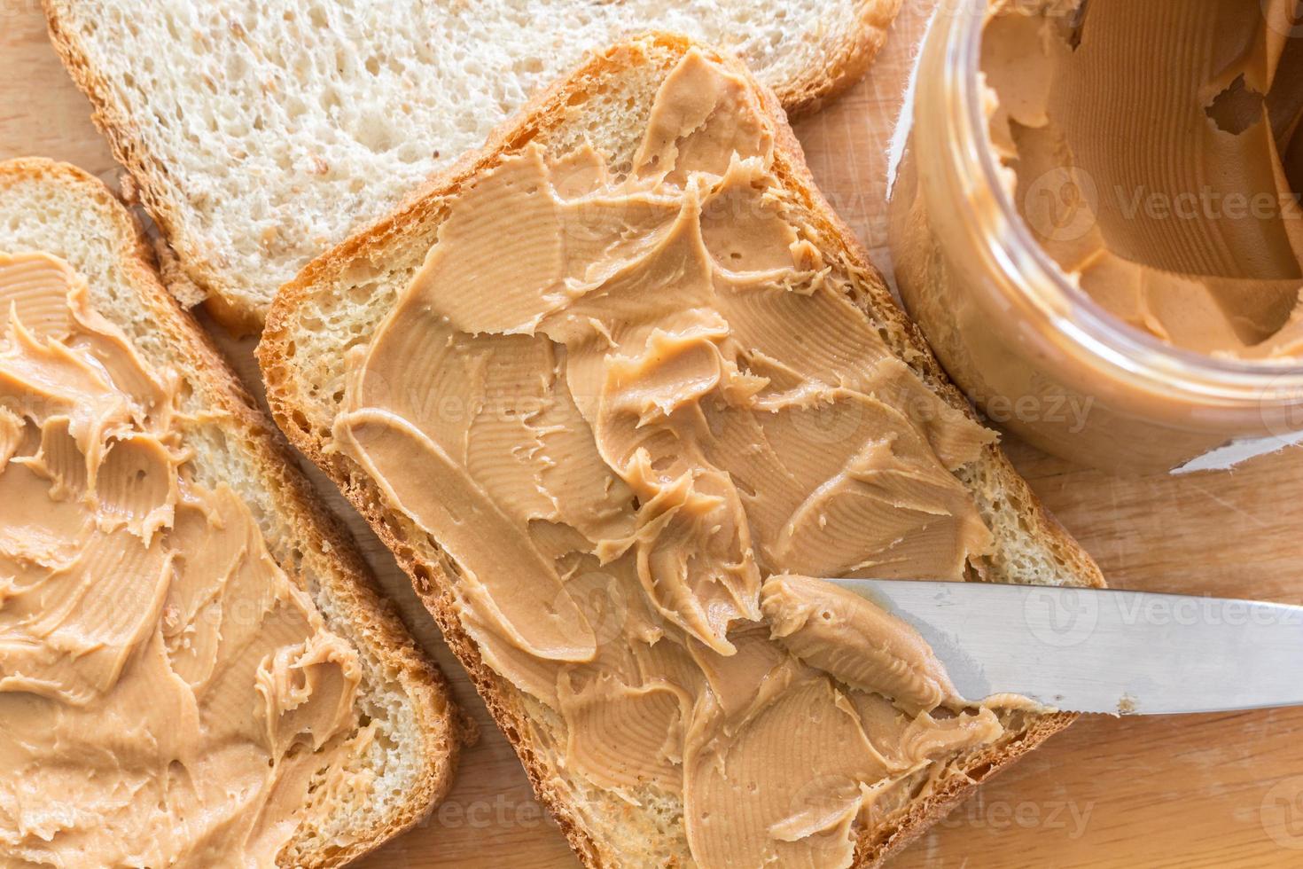 sándwich de mantequilla de maní - concepto de comida limpia foto