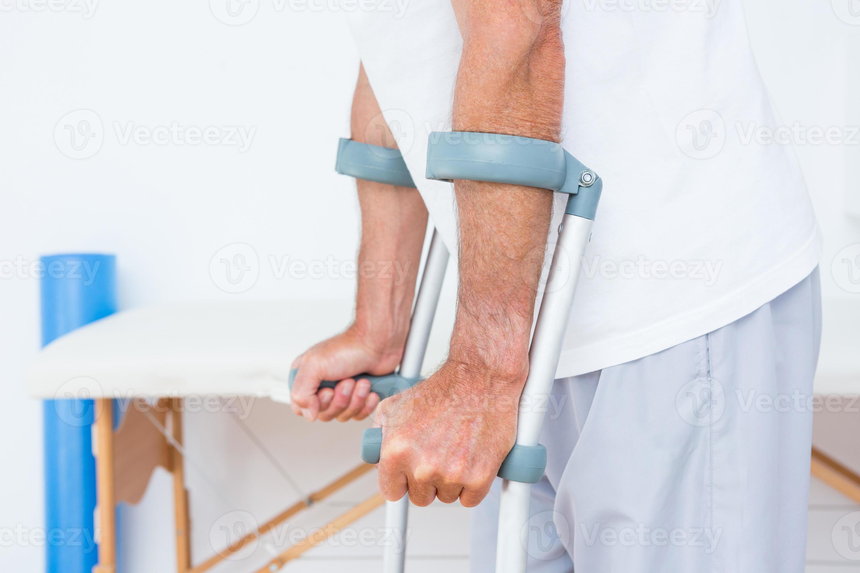 Реабилитация после эндопротезирования шейки бедра у пожилых. Реабилитация после эндопротезирования тбс. Реабилитация после травмы. Инвалидность после перелома бедра. Перелом шейки бедра реабилитация.