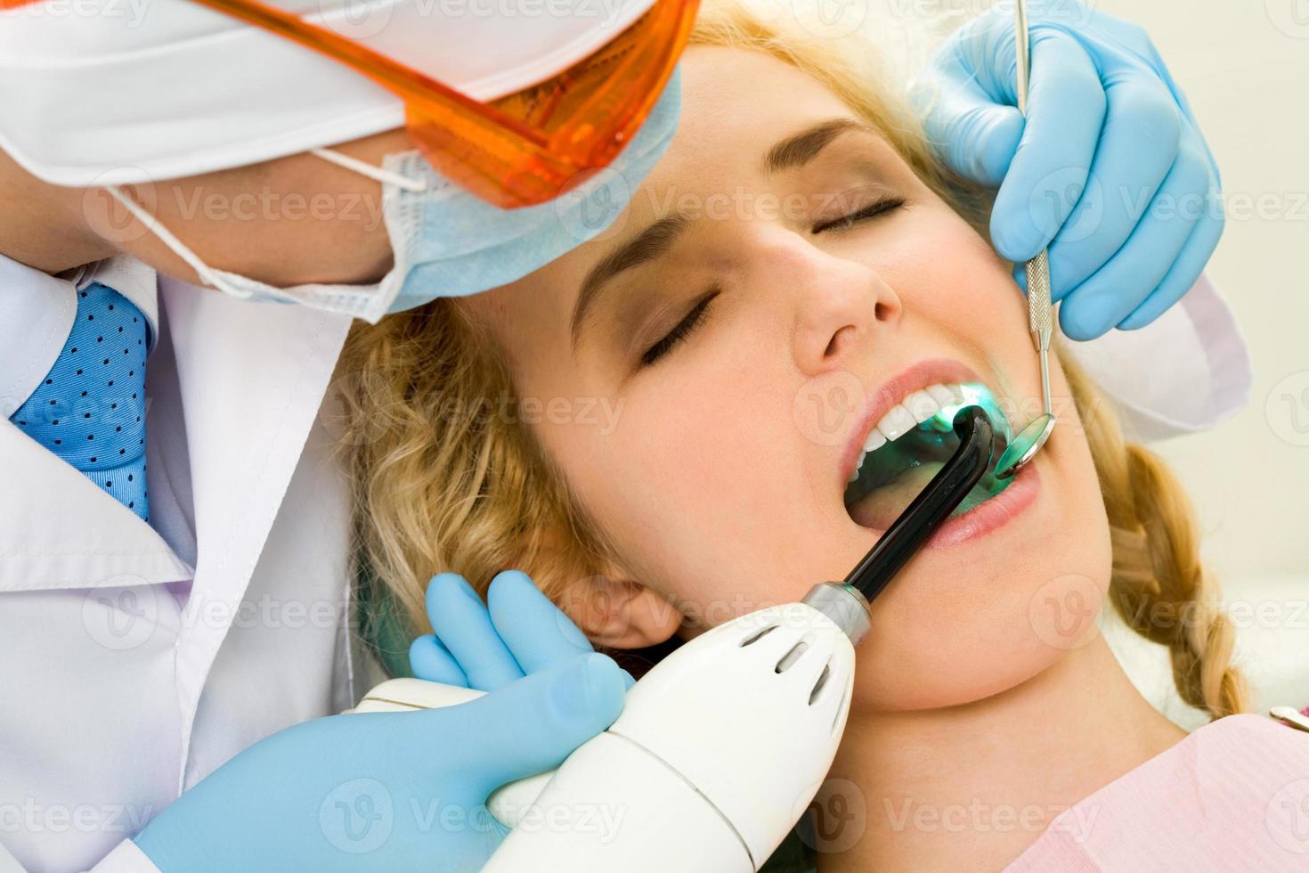 curación de dientes foto
