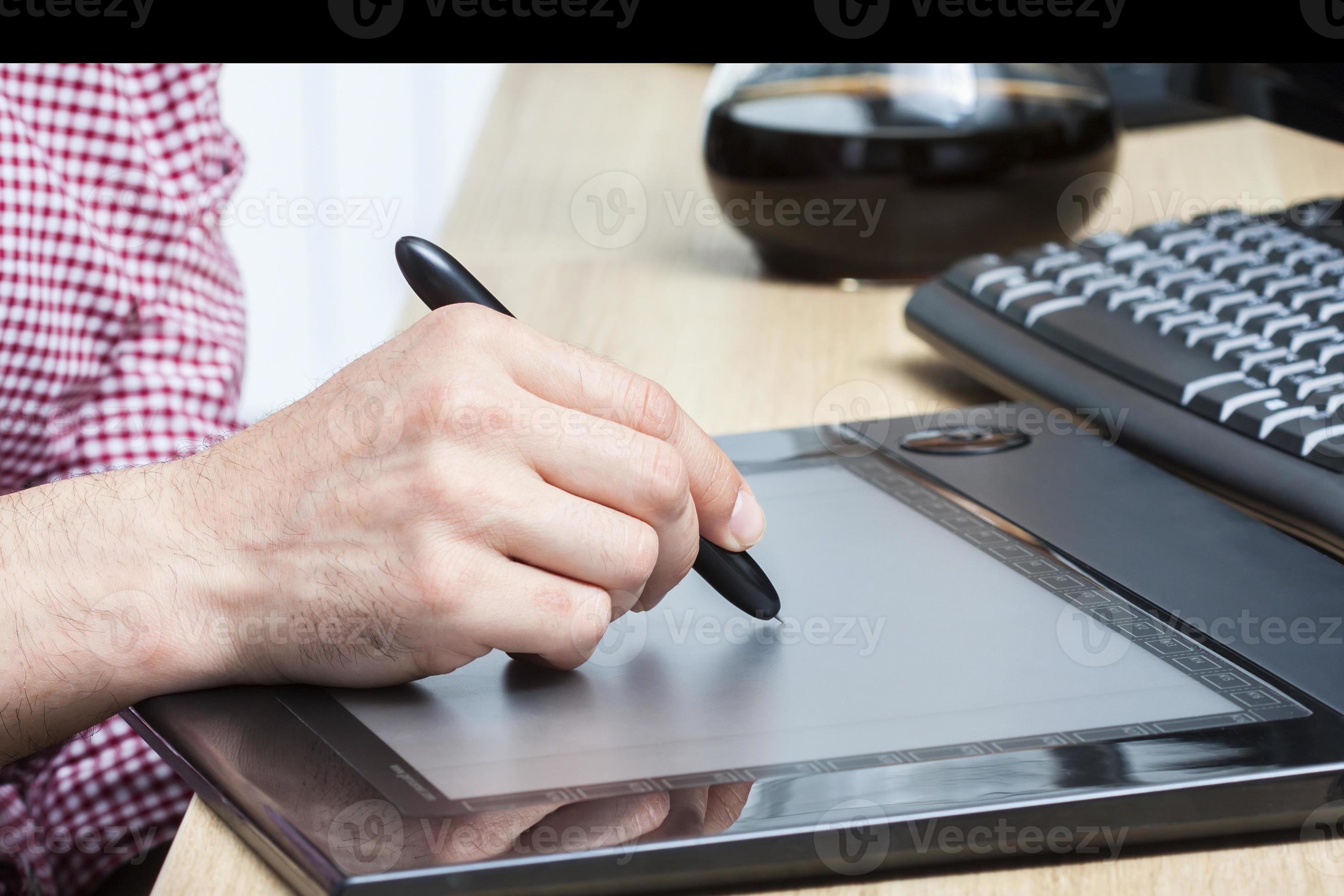 pen and graphics tablet 1031103 Stock Photo at Vecteezy