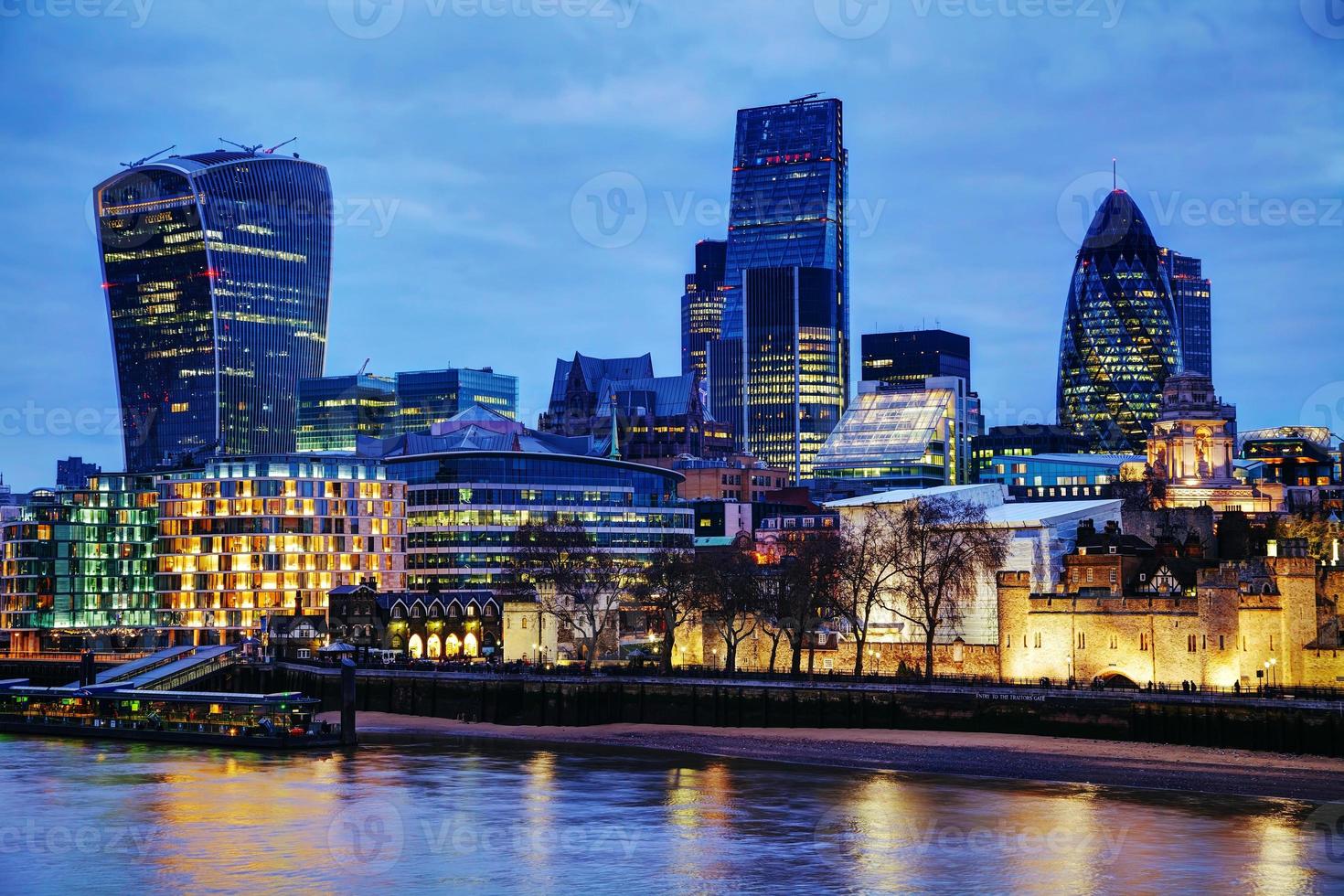 ciudad de Londres en la noche foto