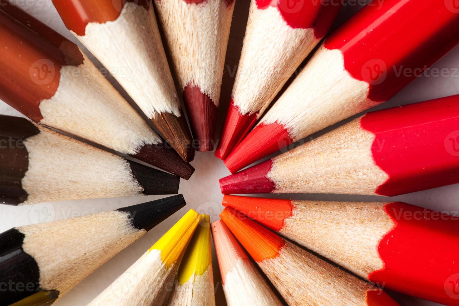 foto macro de lápices de colores apilados en un círculo