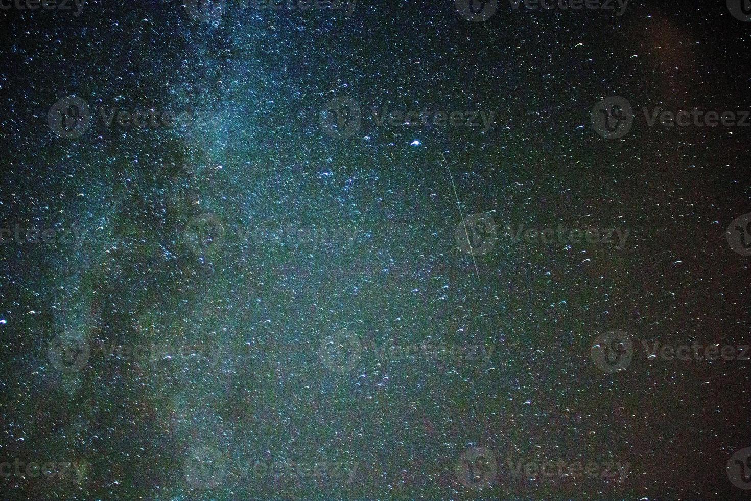 estrellas de lluvia de meteoros perseidas - vía láctea foto
