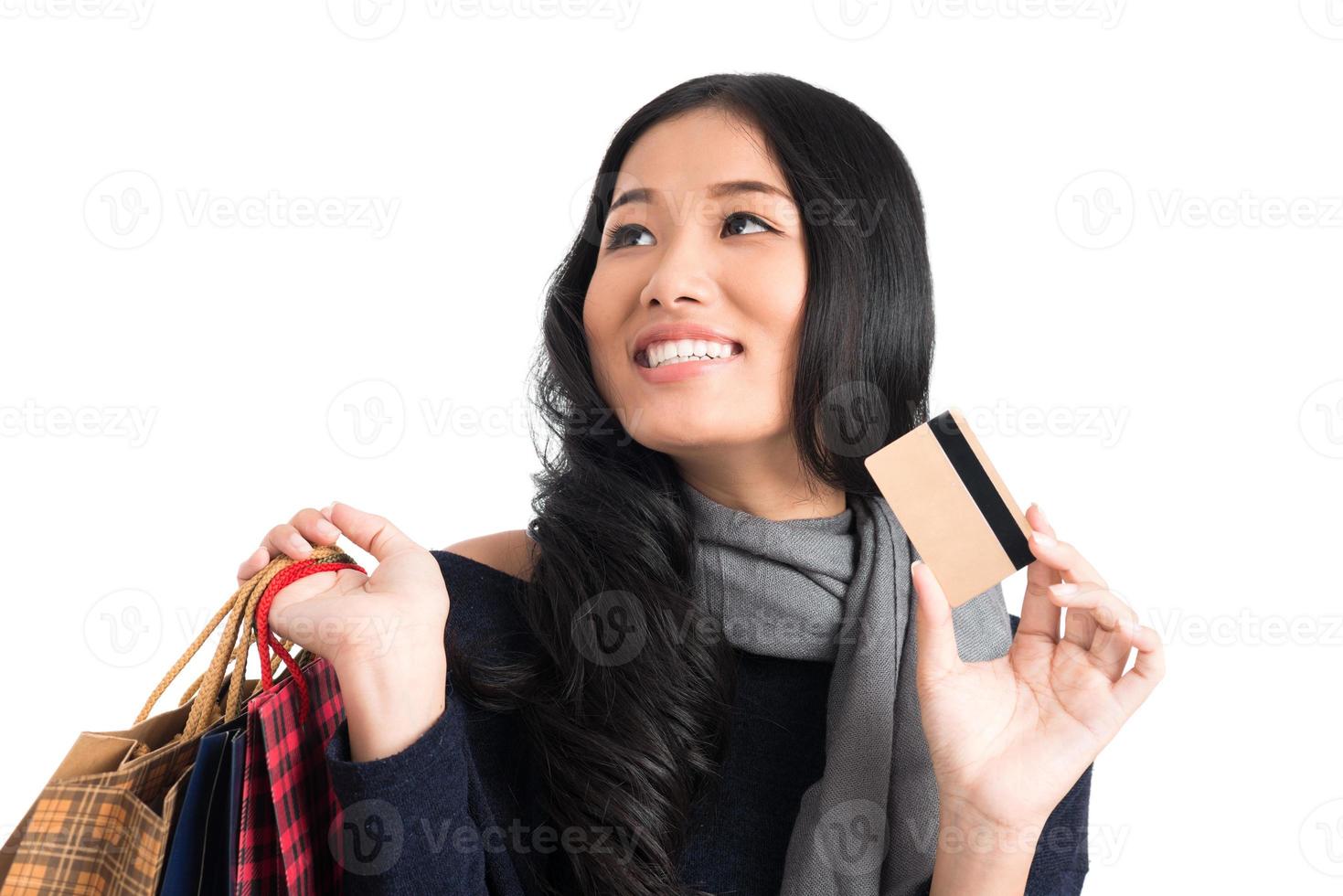 mujer con tarjeta de crédito foto