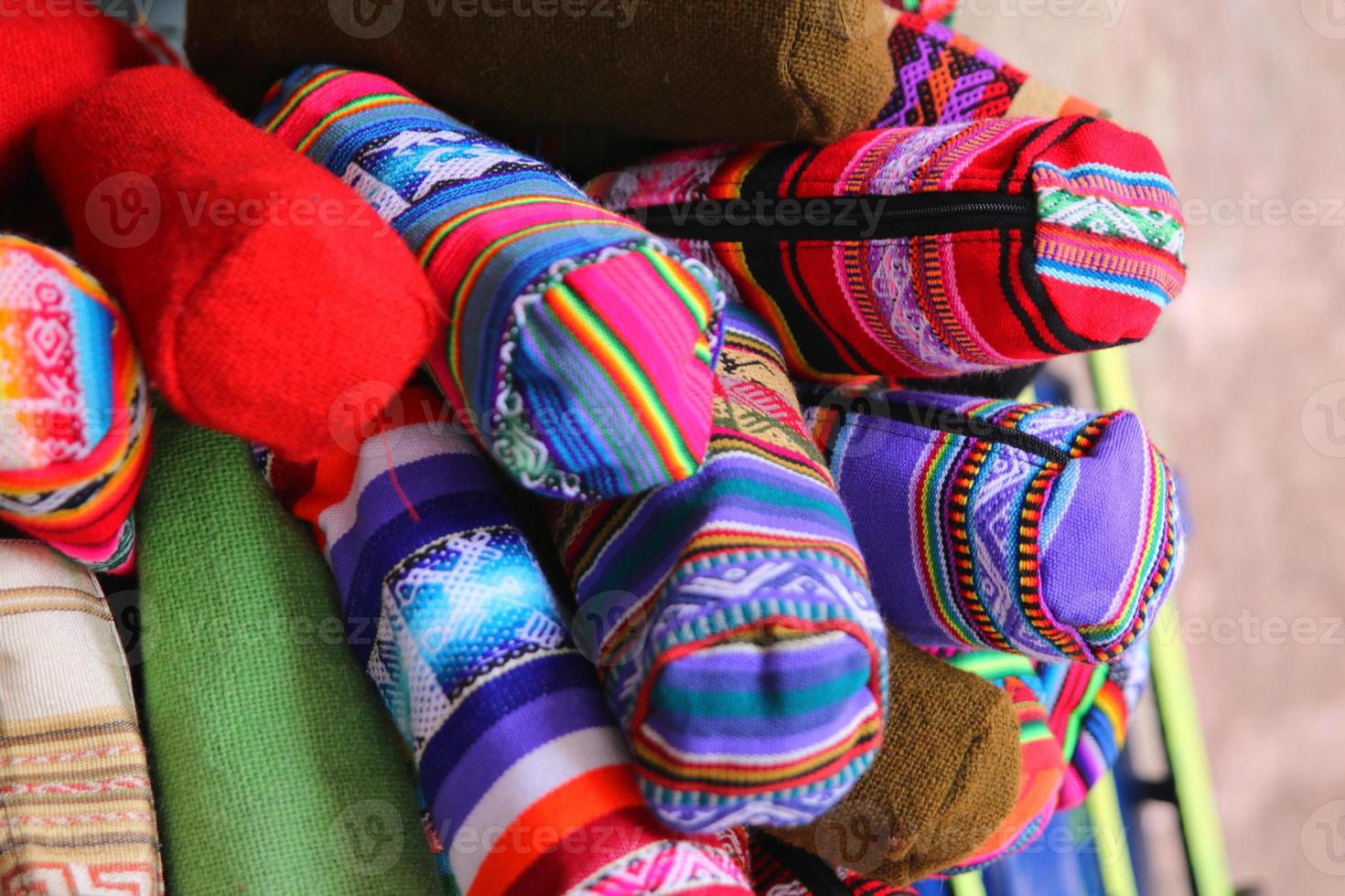 Productos locales peruanos. calles de cuzco artes tradicionales foto