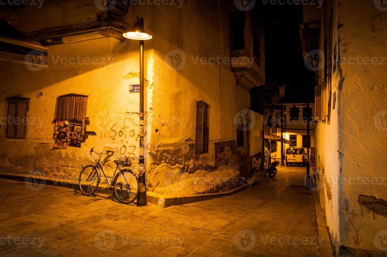 noche calle antalya foto