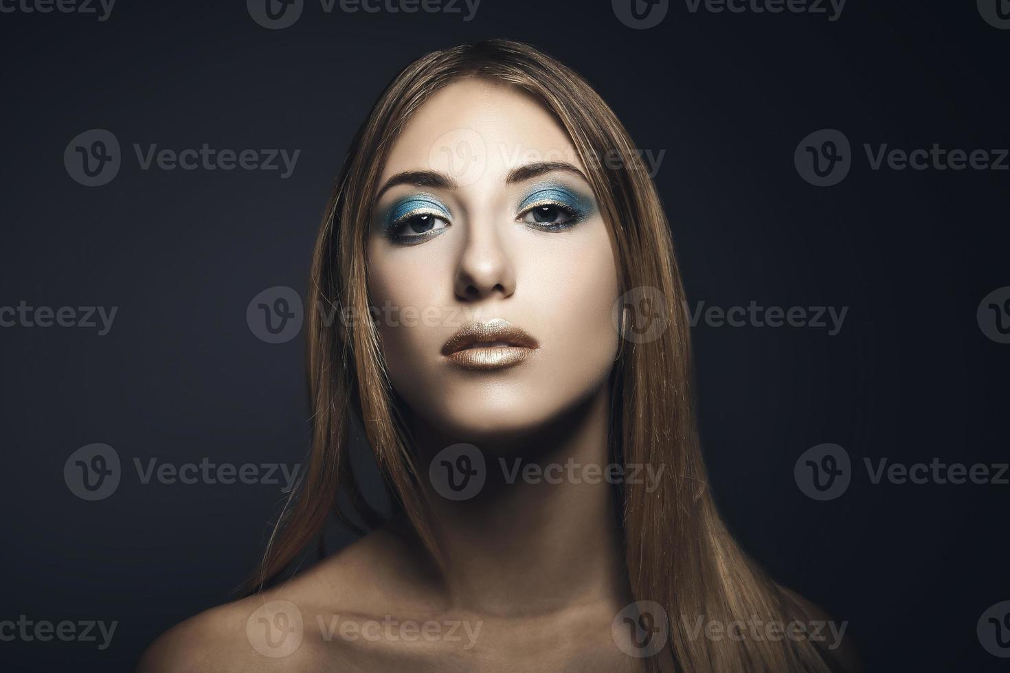 Beauty portrait of young woman photo