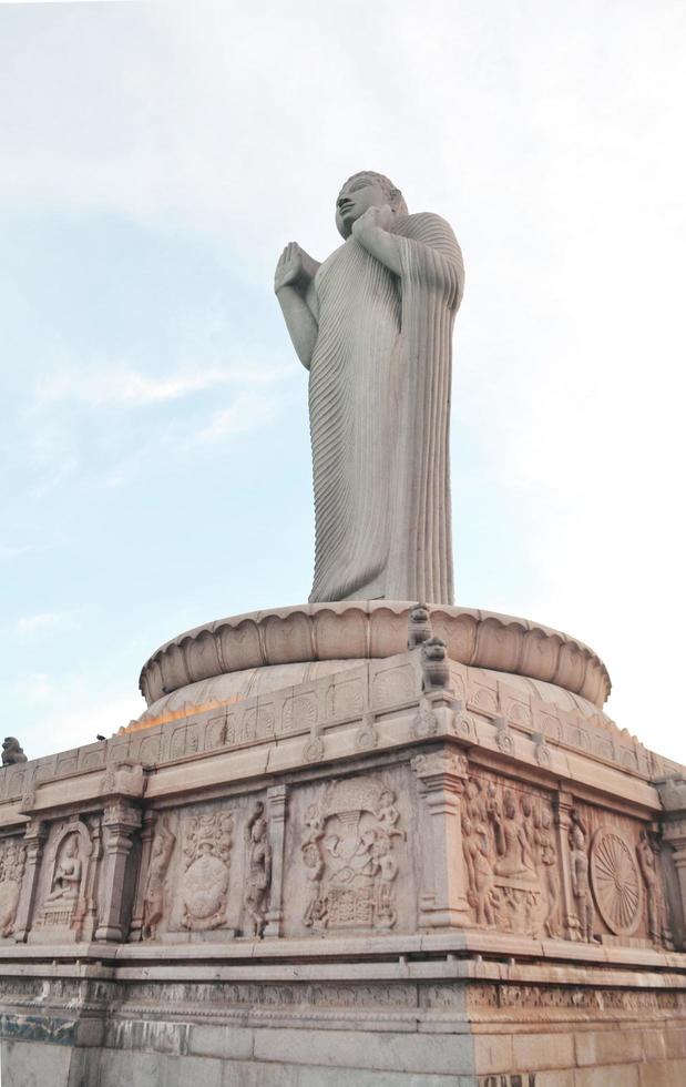 Estatua de Buda, Hussain Sagar Lake, Hyderabad, India foto