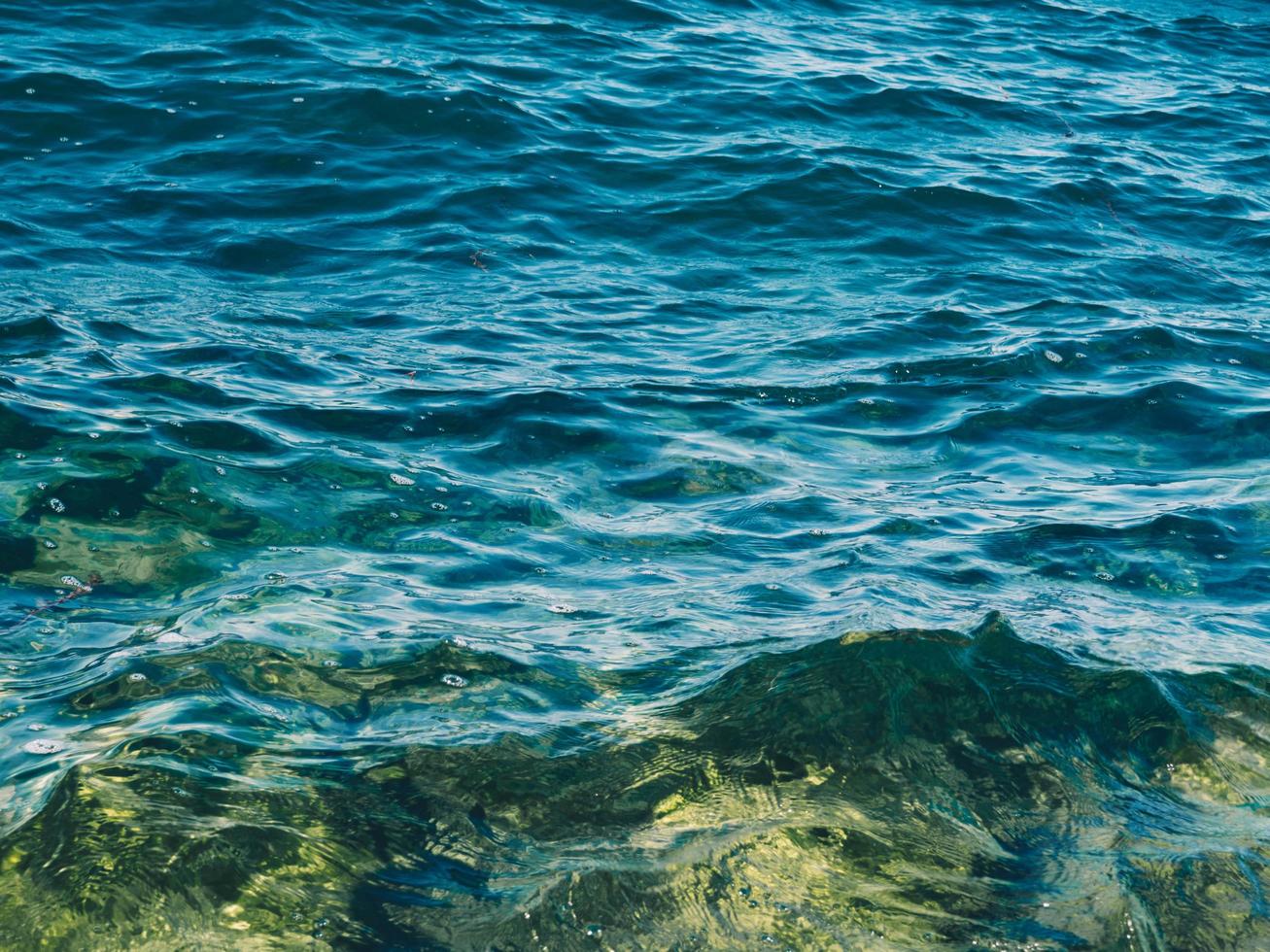 primer plano de las olas del océano foto
