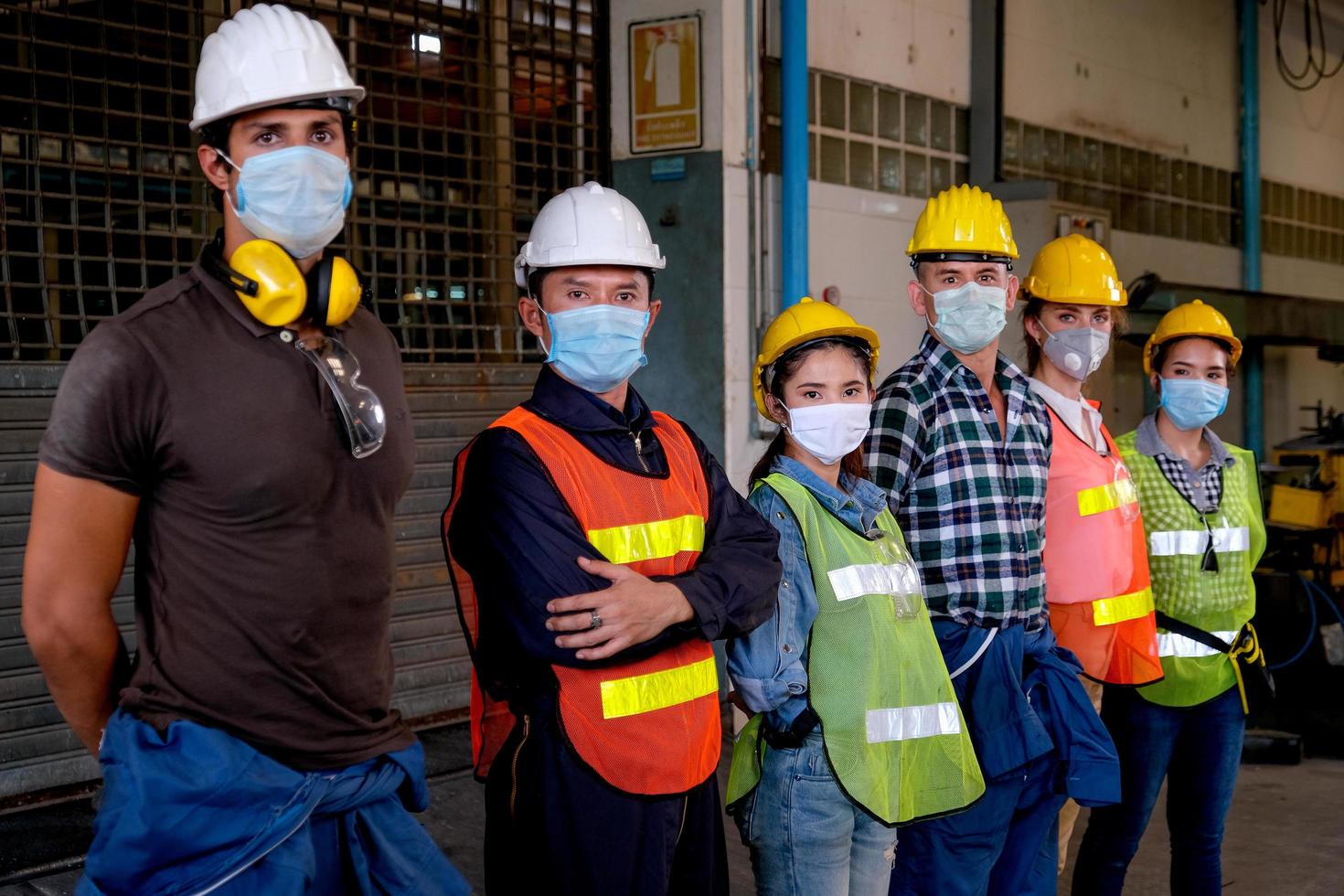 trabajadores industriales profesionales se unen foto