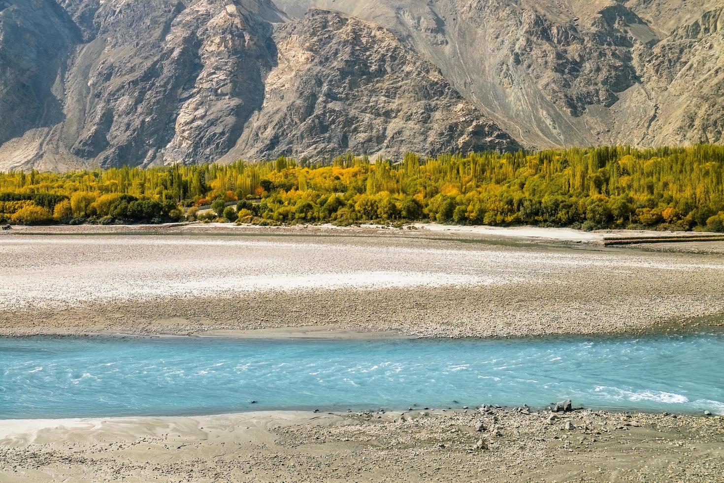 río azul turquesa foto