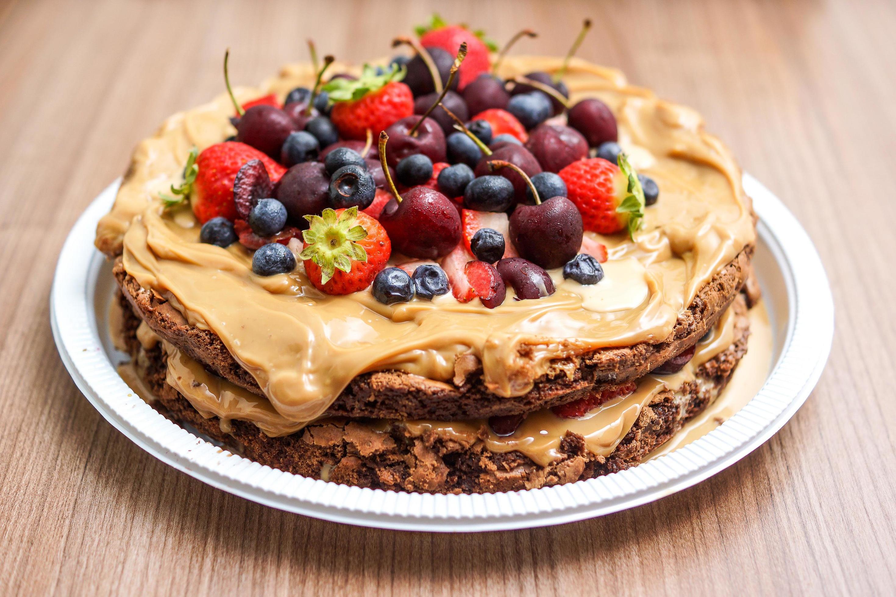 Cakes with toppings