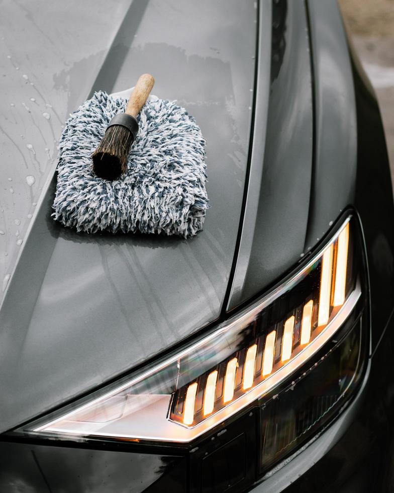 Brush on a car photo