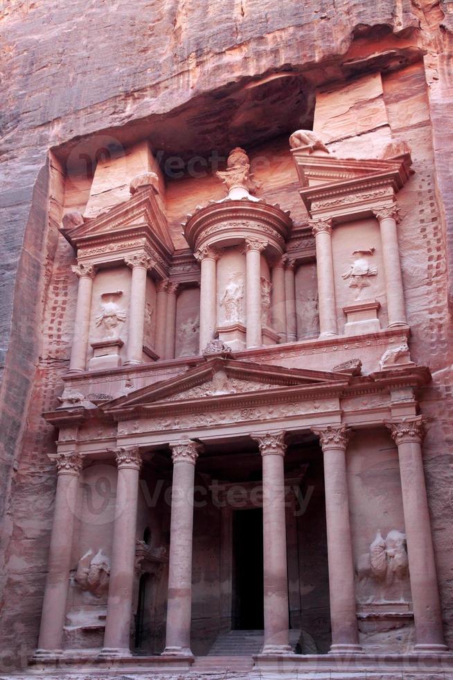 Al Khazneh, el tesoro de la antigua ciudad de Petra, Jordania foto