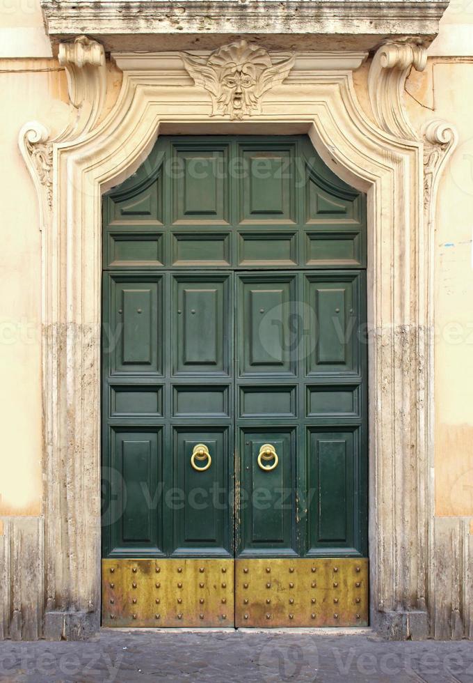 puerta verde vintage foto