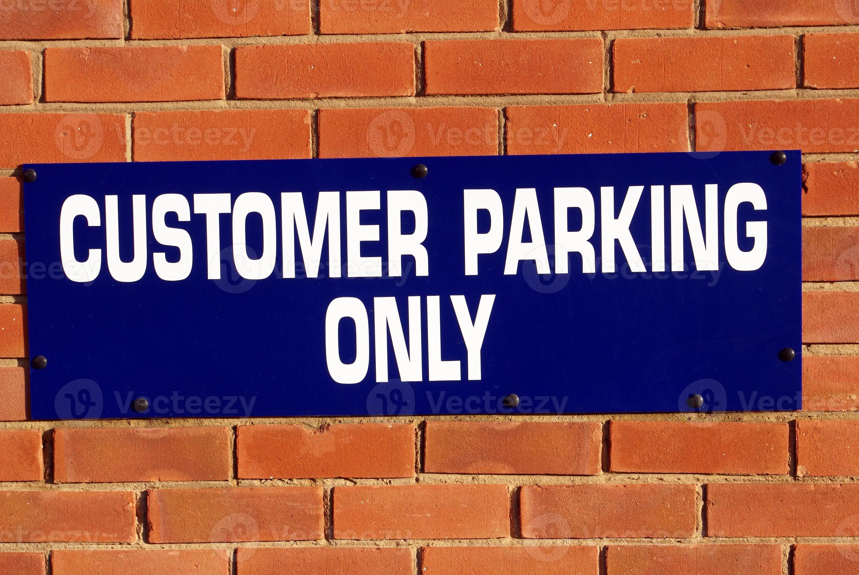 customer parking sign 1244941 Stock Photo at Vecteezy