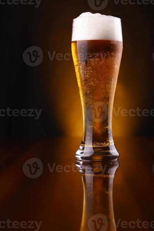 vaso de cerveza ligera foto
