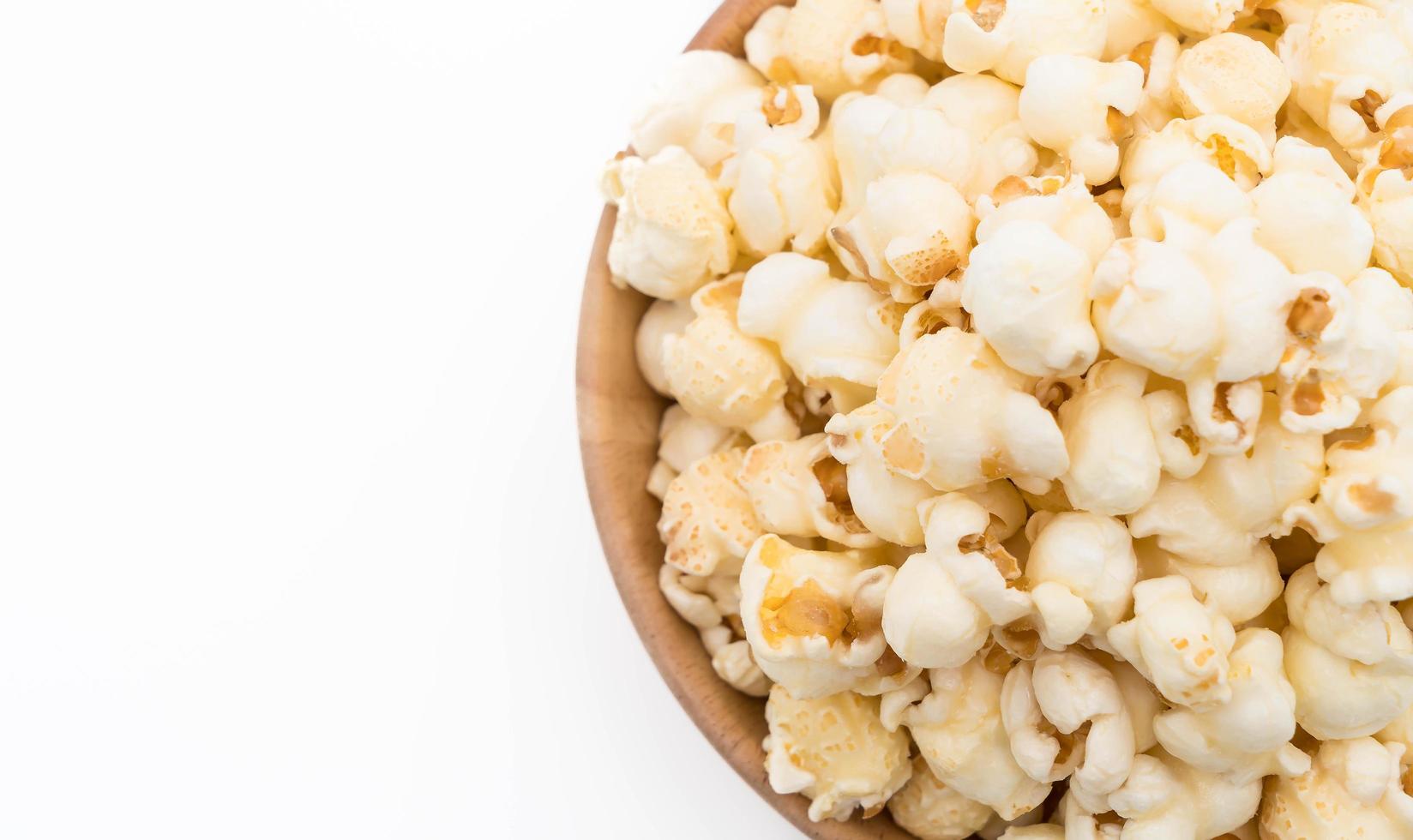 palomitas de maíz sobre fondo blanco foto