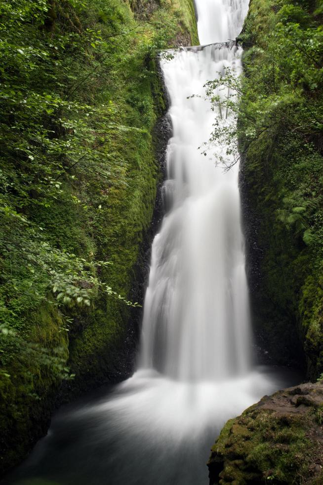 lapso de tiempo de cascada foto