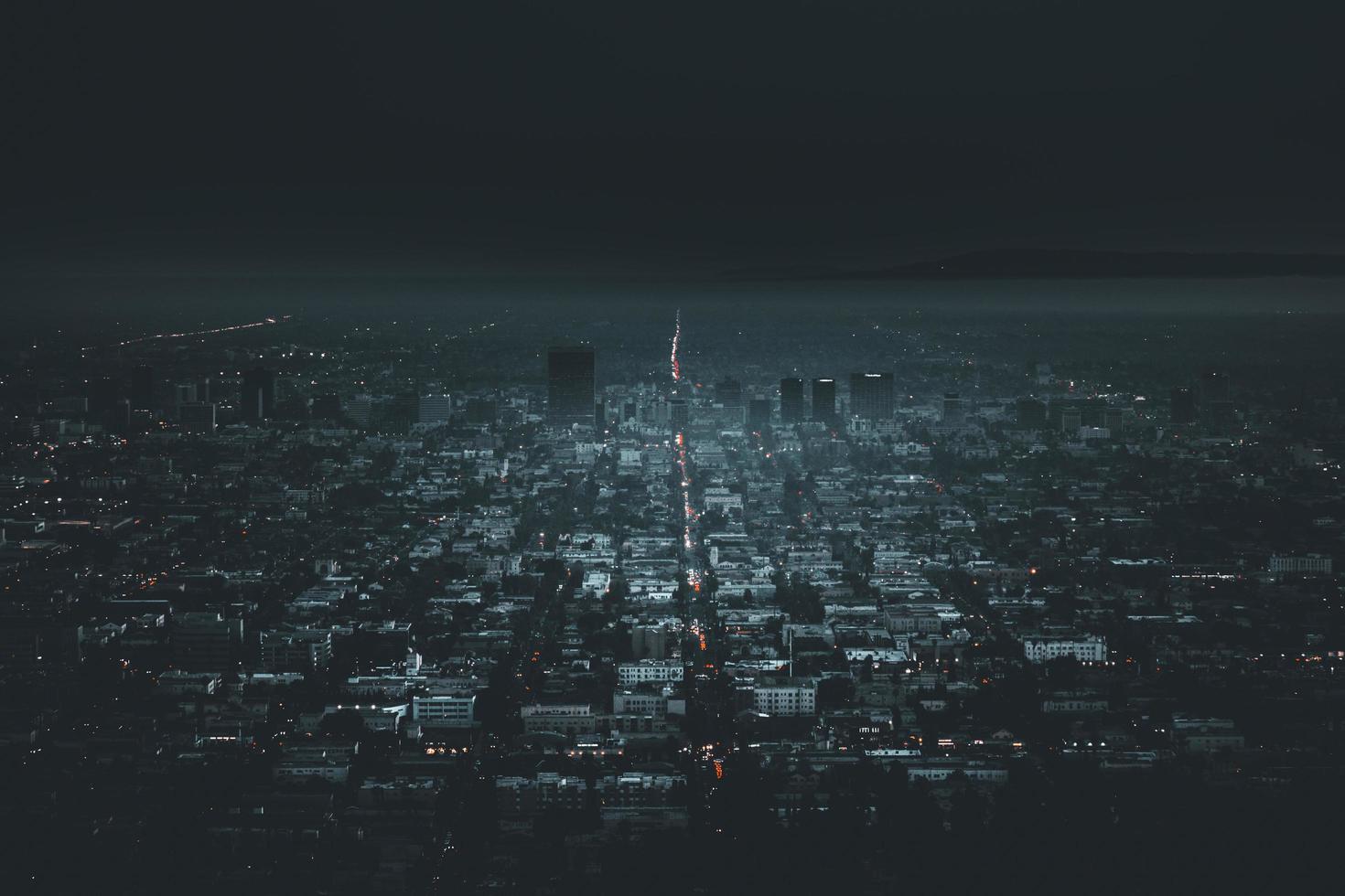 vista de la ciudad de noche foto