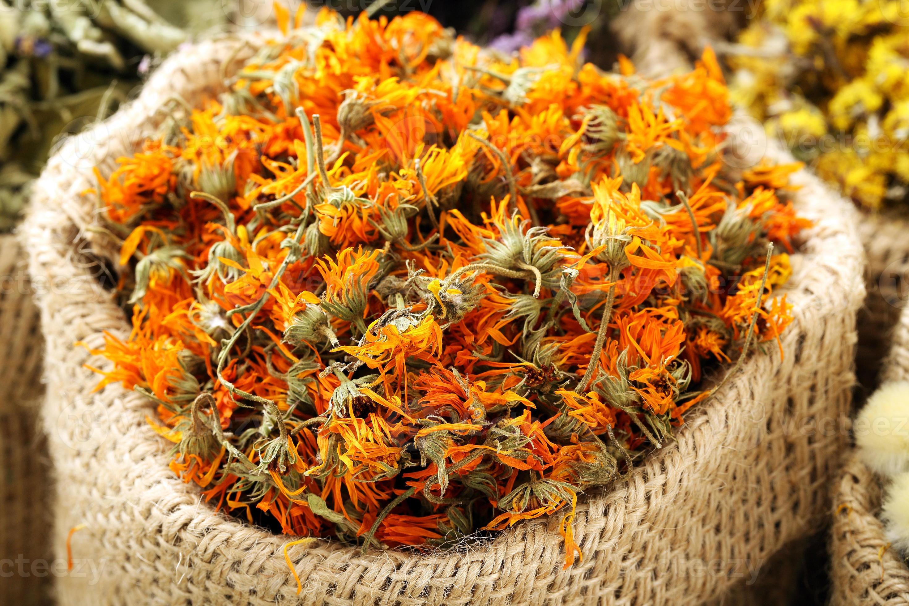 dried calendula flower 1262741 Stock Photo at Vecteezy