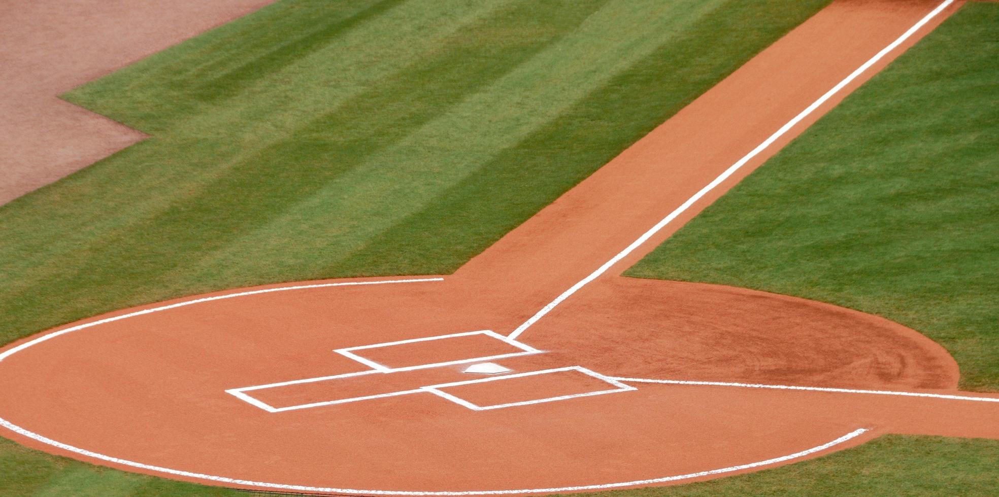 plato de home en un campo de béisbol foto