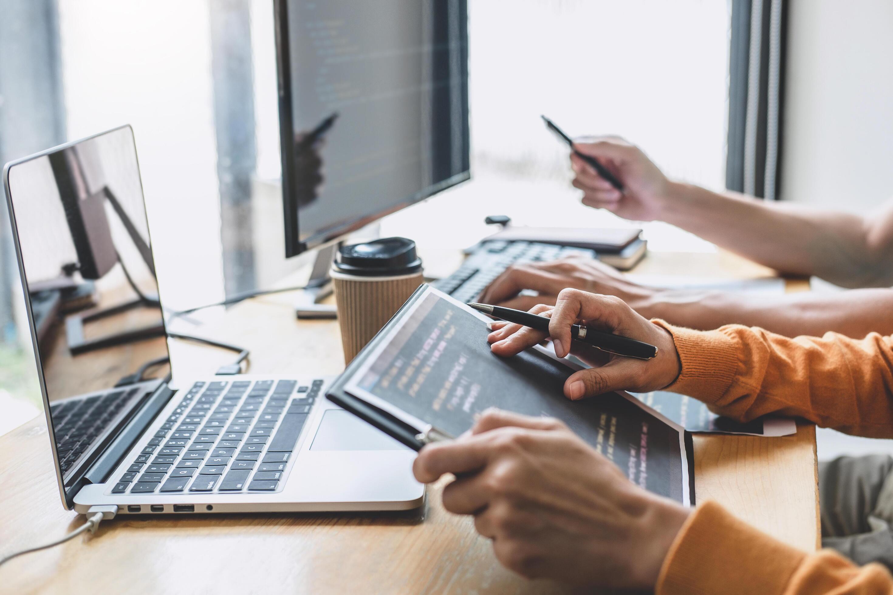 занятой человек. новые данные работы. инженер. Big data аналитика. иллюстрация статистики.