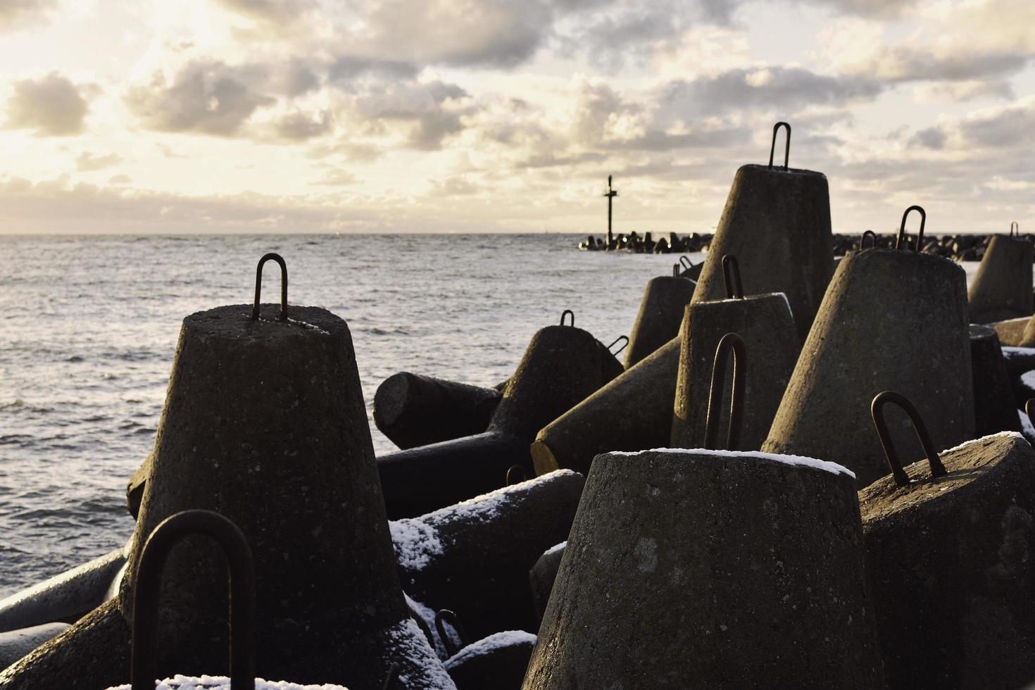 puesta de sol en el muelle foto