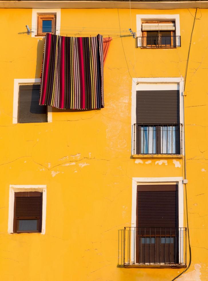 revestimiento español amarillo foto