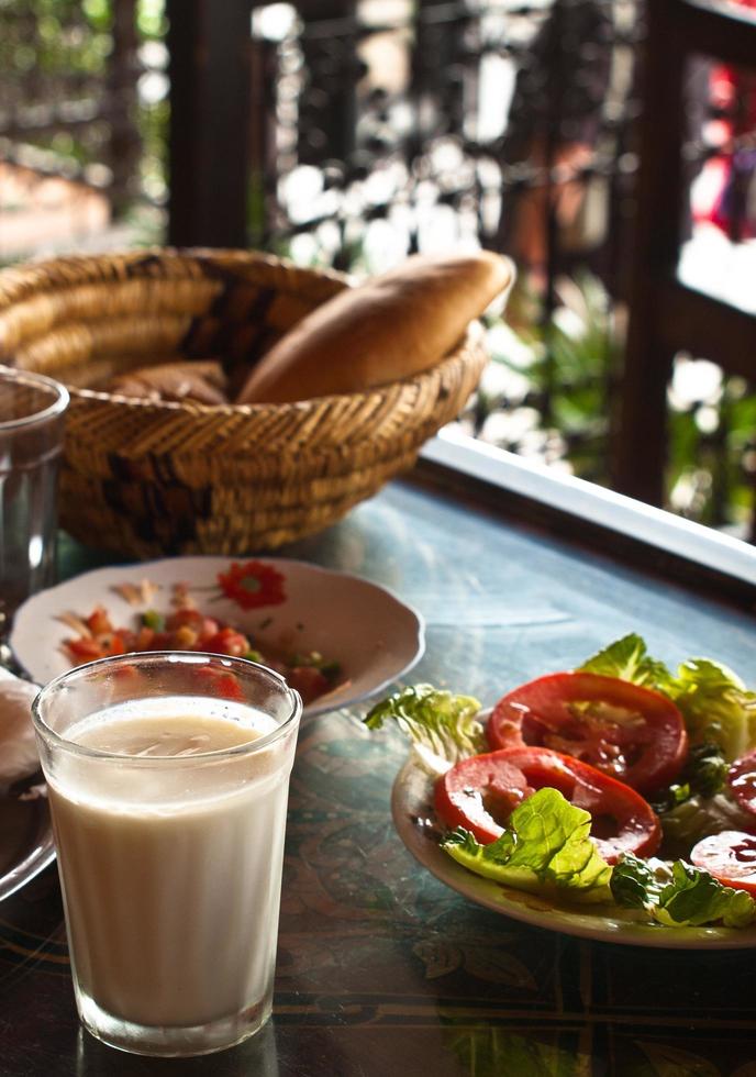 almuerzo saludable en el patio foto