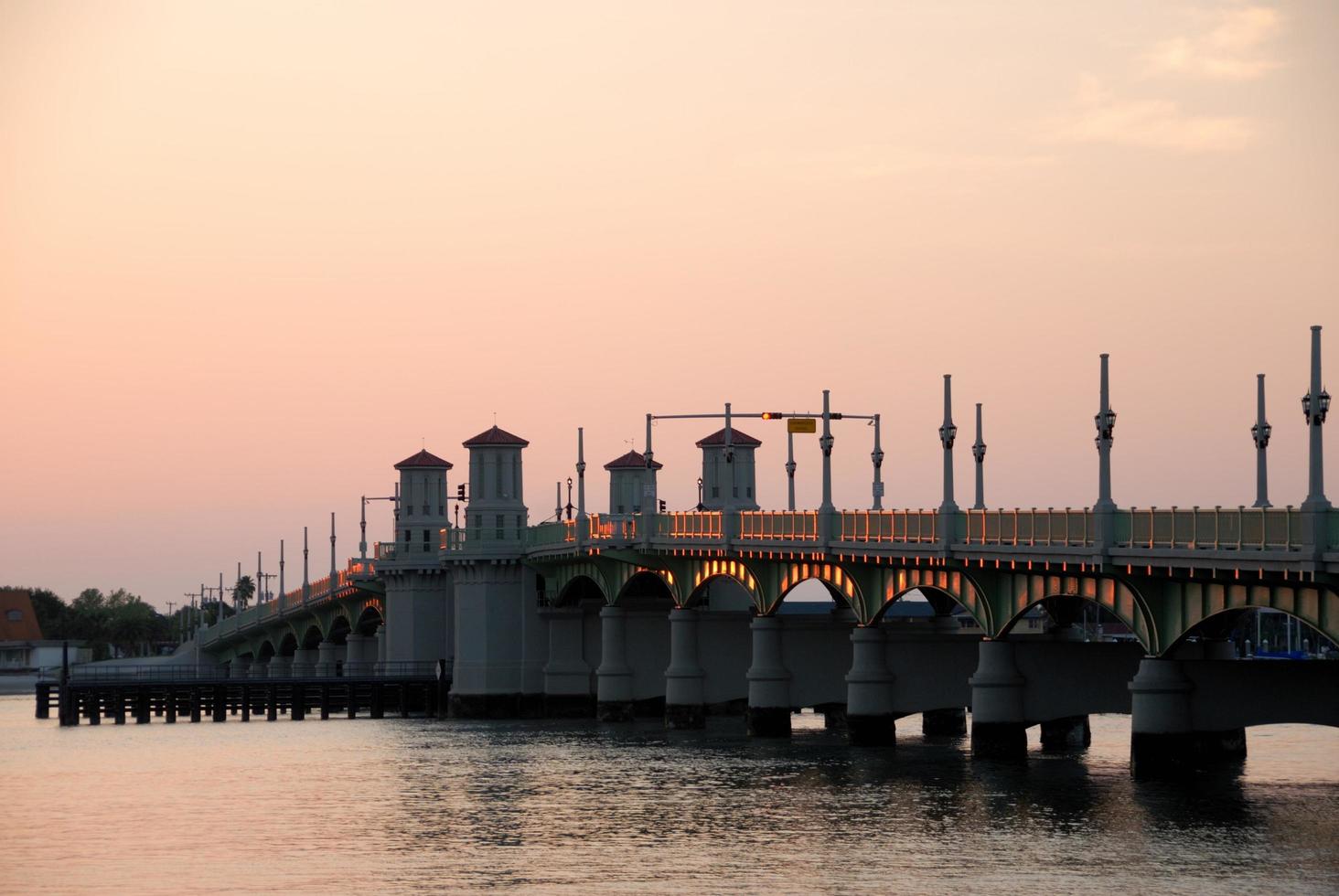 puente de leones en st. augustine, florida. foto