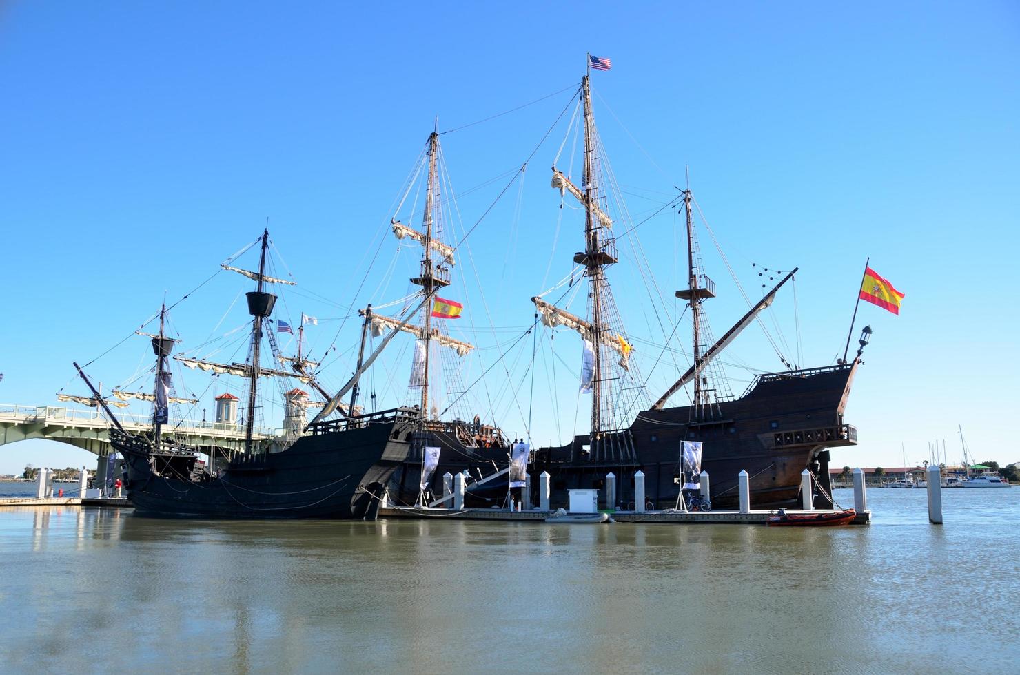 barcos galeones históricos foto