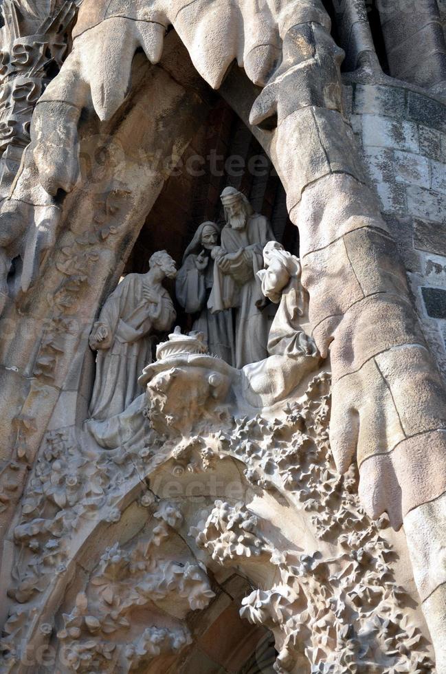 Los detalles arquitectónicos de la natividad de la Sagrada Familia Barcelona España foto