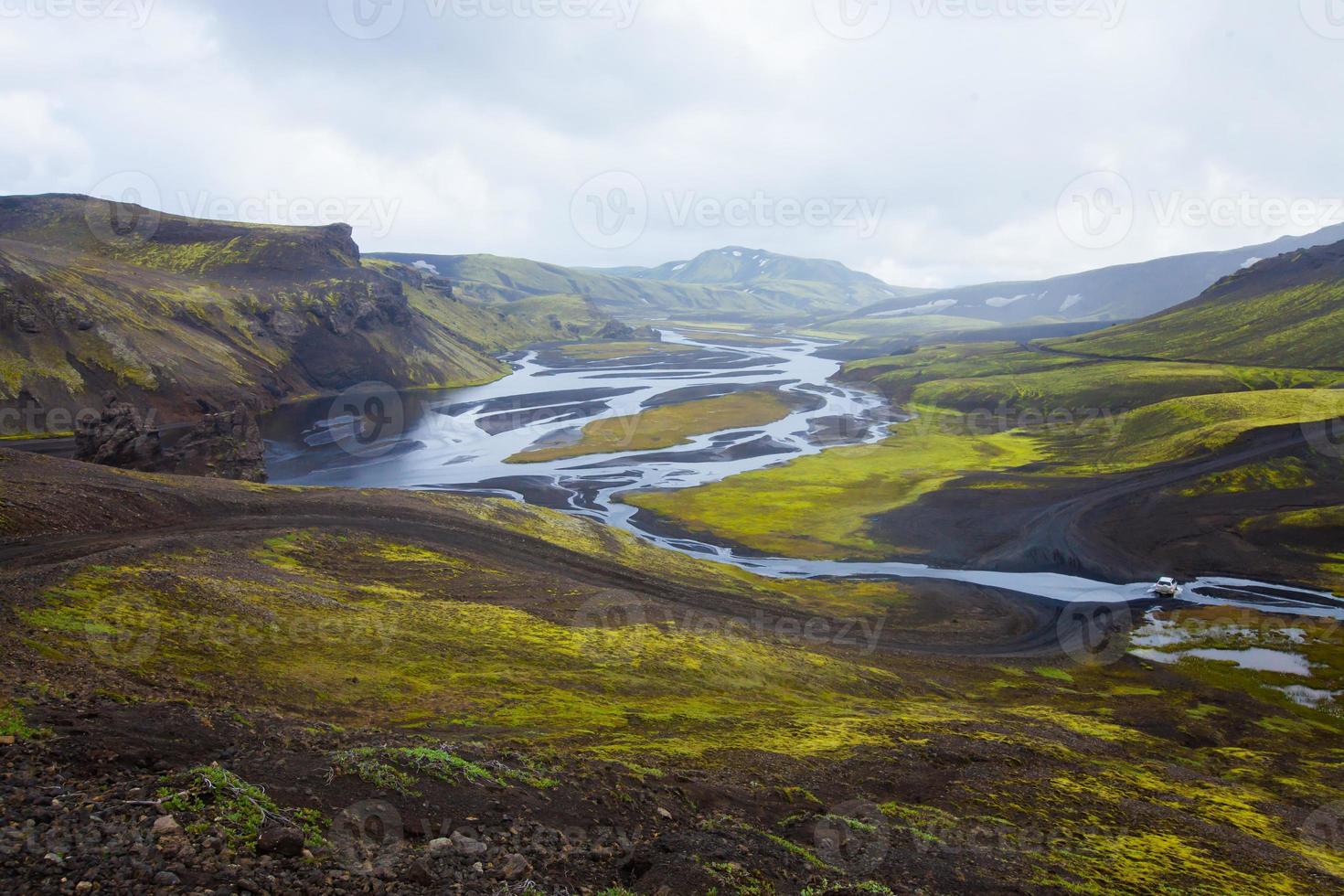 Famoso centro de senderismo islandés landmannalaugar coloridas montañas vista del paisaje, Islandia foto
