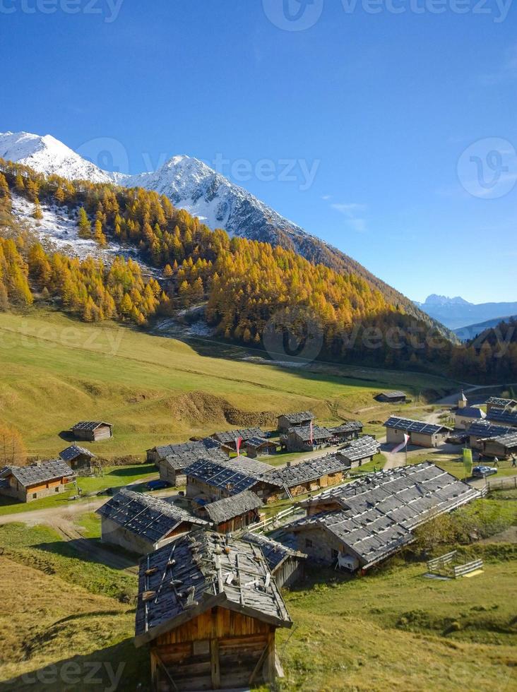 Tirol del sur: fane alm en otoño foto