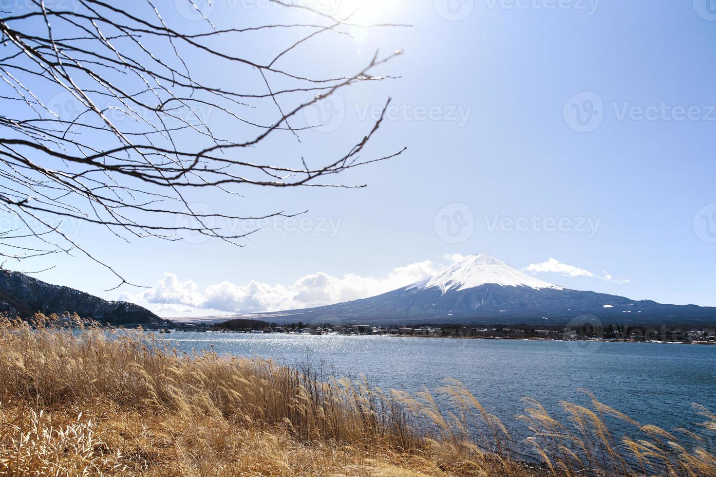 montaña fuji, lago kawaguchiko, japón foto