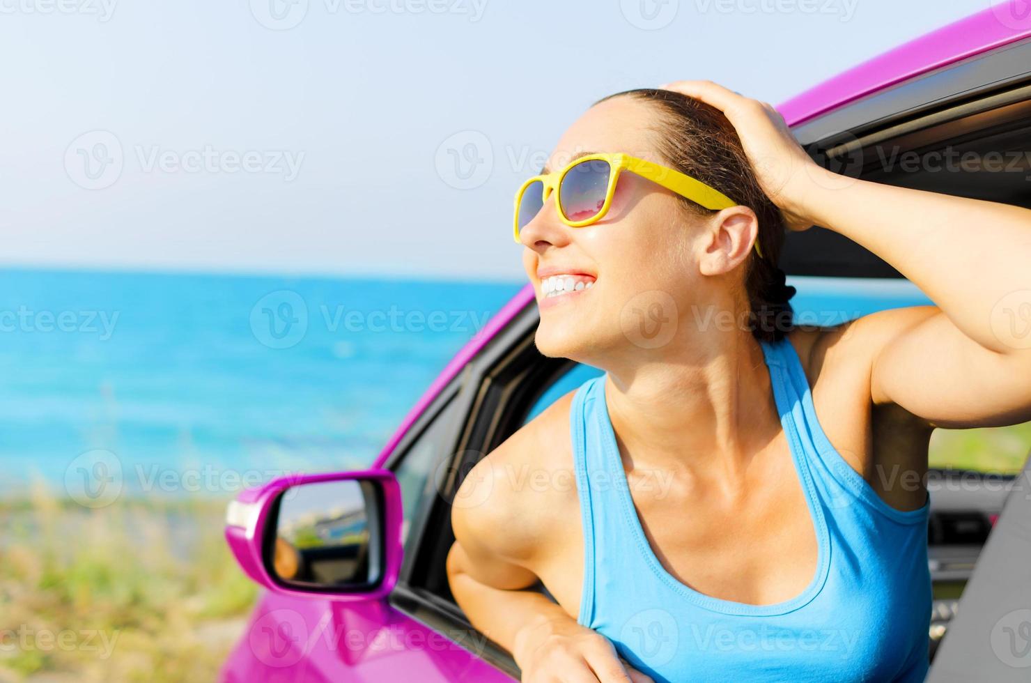 coche mujer conductor feliz foto