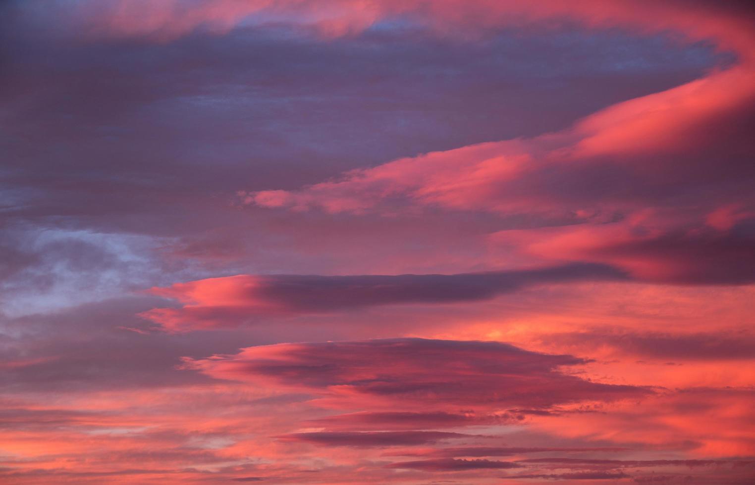 colorido cielo al atardecer foto