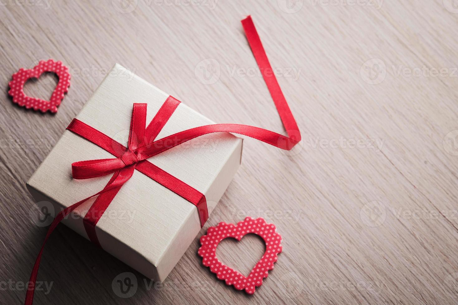 caja de regalo roja de joyería foto