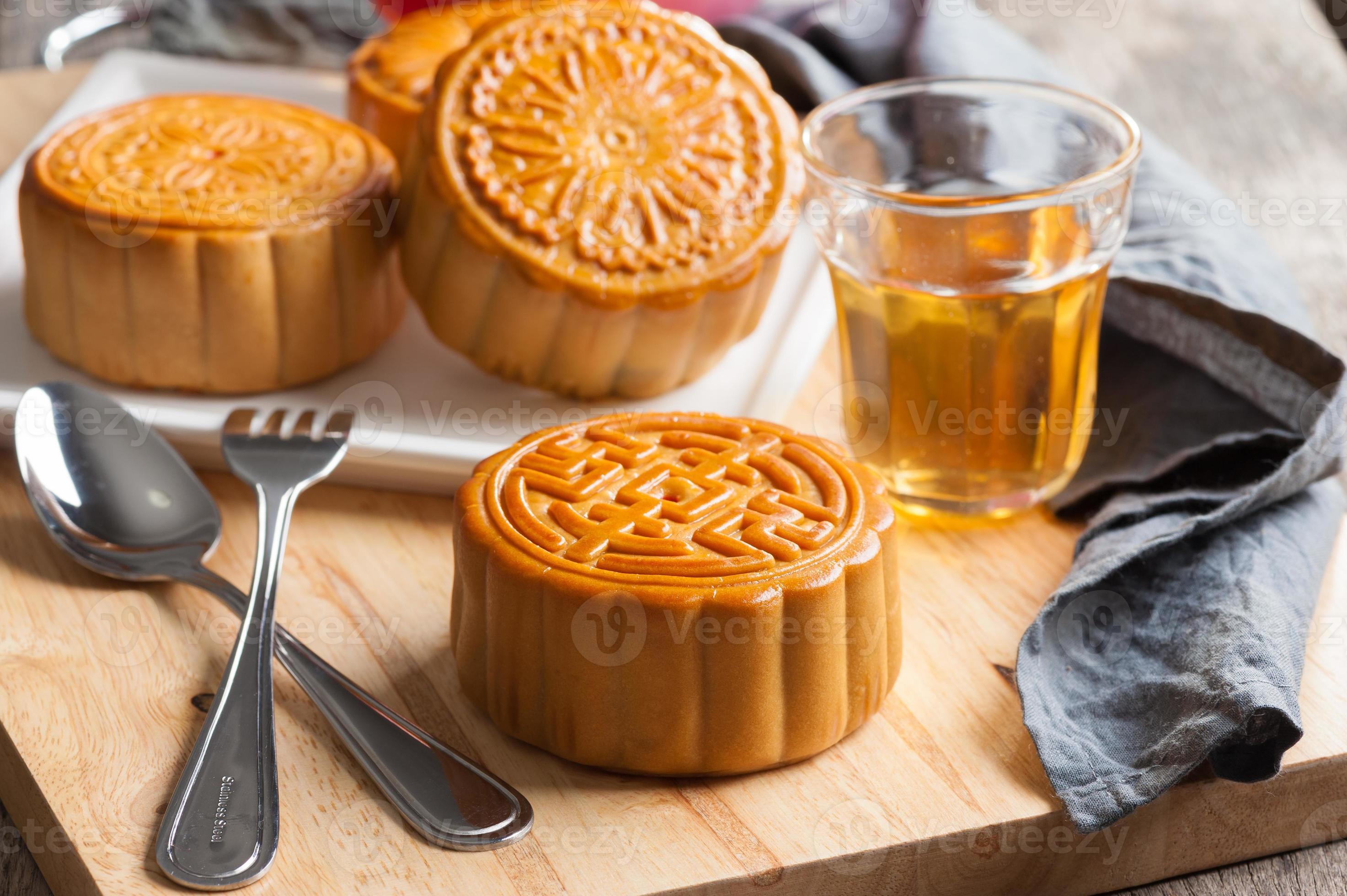 Moon cake 1396036 Stock Photo at Vecteezy